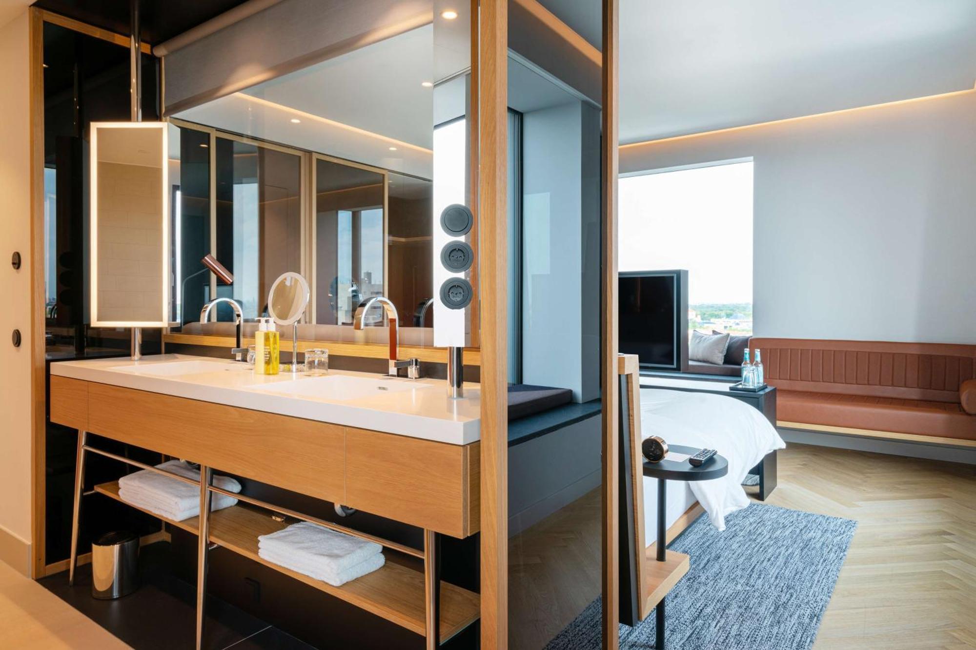 أنداز ميونخ شفابينجر تور - إيه كونسيبت باي حياة ميونيخ المظهر الخارجي الصورة Deluxe Room