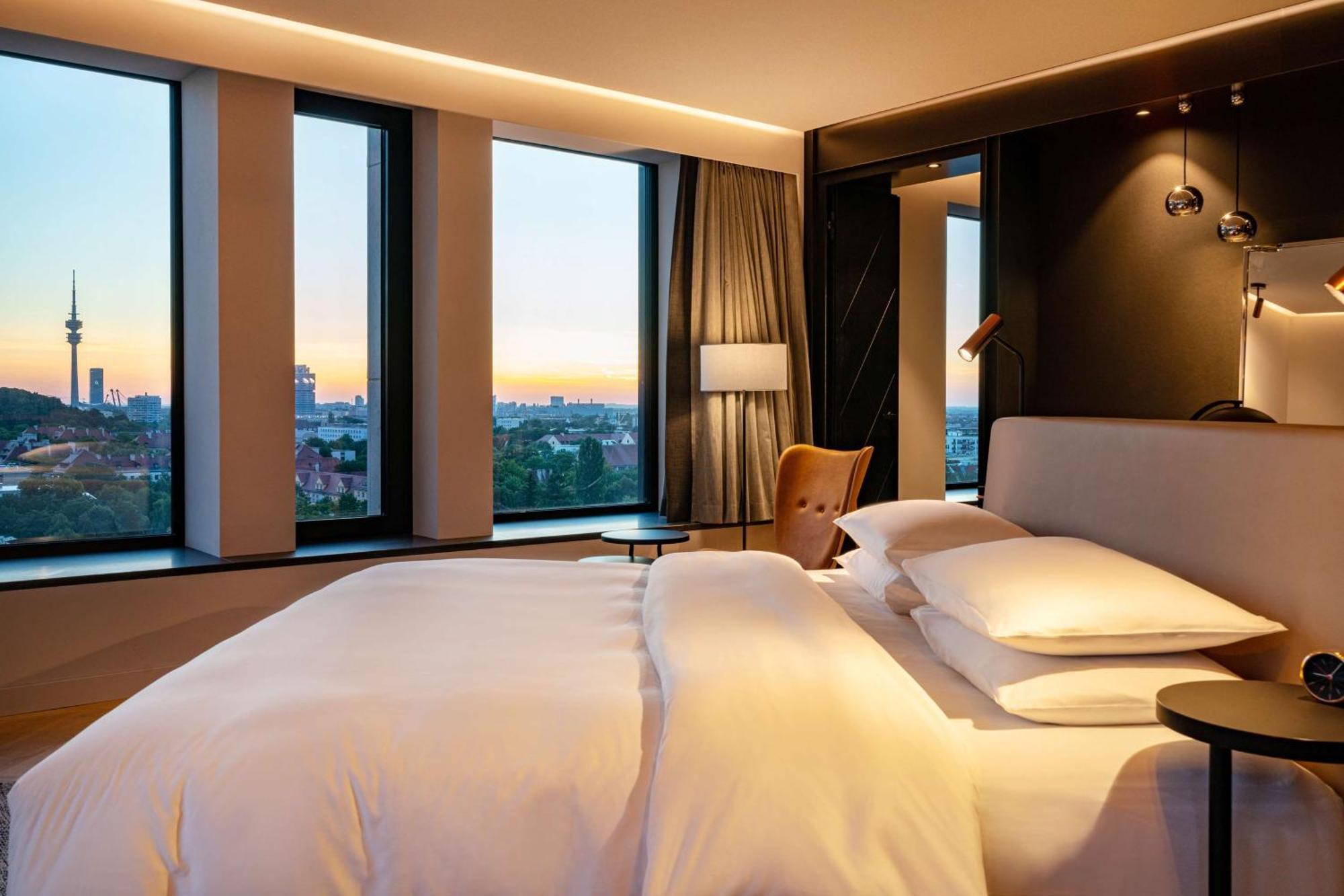 أنداز ميونخ شفابينجر تور - إيه كونسيبت باي حياة ميونيخ المظهر الخارجي الصورة A room at the hotel