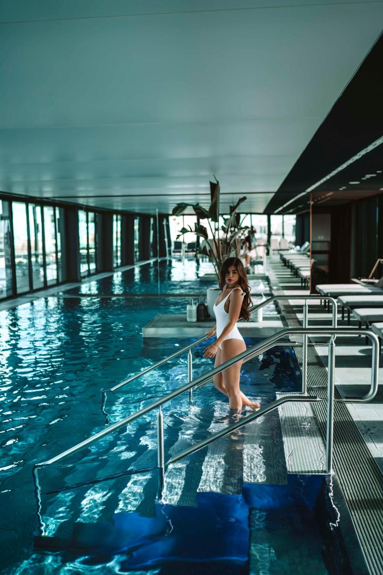 أنداز ميونخ شفابينجر تور - إيه كونسيبت باي حياة ميونيخ المظهر الخارجي الصورة The swimming pool at the hotel