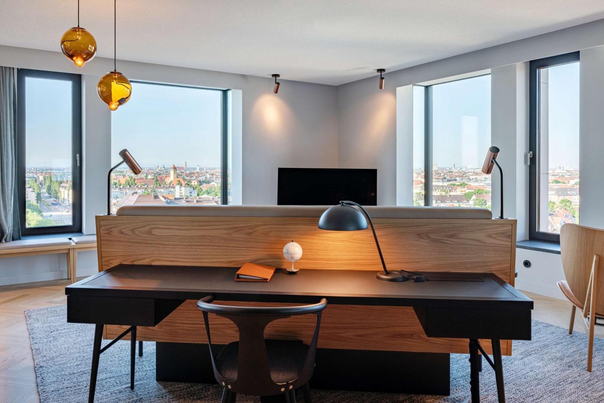 أنداز ميونخ شفابينجر تور - إيه كونسيبت باي حياة ميونيخ المظهر الخارجي الصورة A work space in a serviced apartment
