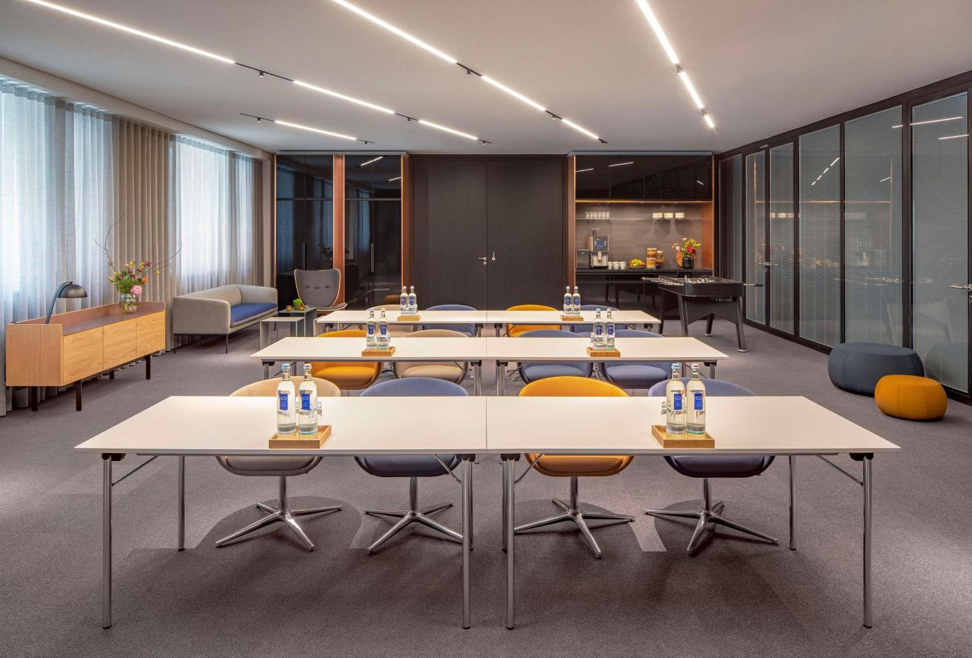 أنداز ميونخ شفابينجر تور - إيه كونسيبت باي حياة ميونيخ المظهر الخارجي الصورة Meeting room
